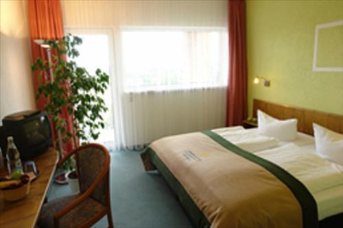 Greenline Hotel Hellfeld Neubrandenburg Δωμάτιο φωτογραφία