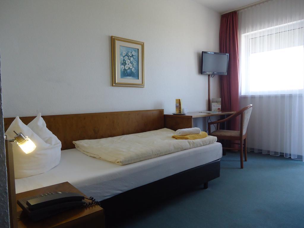 Greenline Hotel Hellfeld Neubrandenburg Δωμάτιο φωτογραφία
