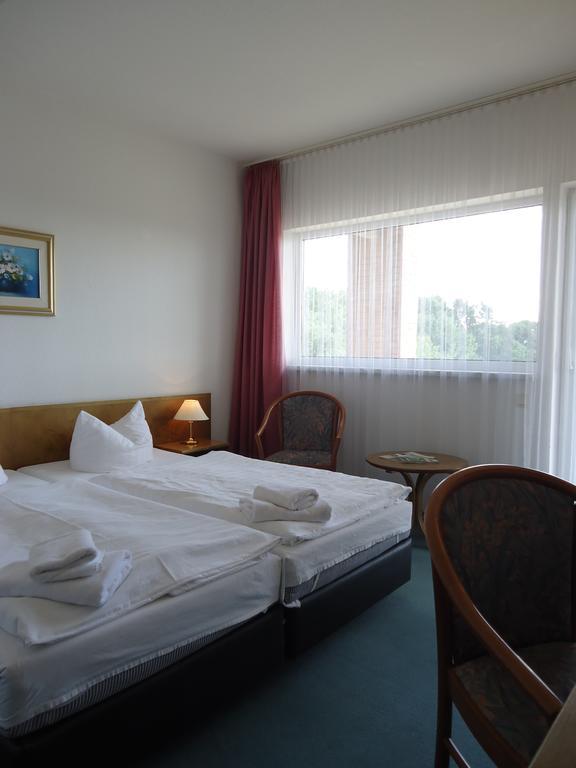 Greenline Hotel Hellfeld Neubrandenburg Δωμάτιο φωτογραφία