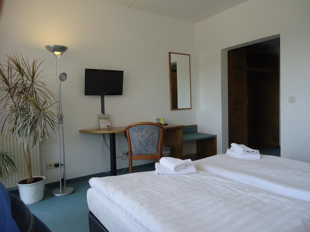 Greenline Hotel Hellfeld Neubrandenburg Δωμάτιο φωτογραφία